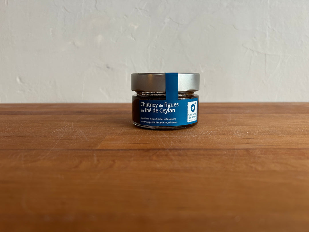 Glas mit Sur le Sentier des Bergers Feigenchutney mit Ceylon-Tee, 90 g.